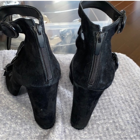 Kendall & Kylie Black Suede Heels With Buckle's
and Back Zip at Heel - Picture 4 of 6